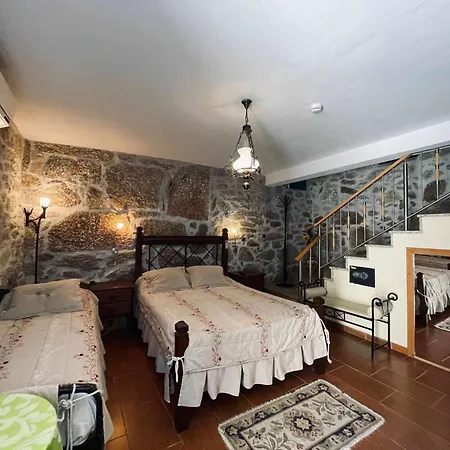 金塔多米奥旅馆 *